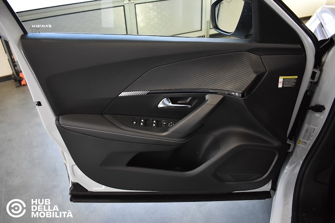 PEUGEOT 2008 PureTech 100 S&S Allure